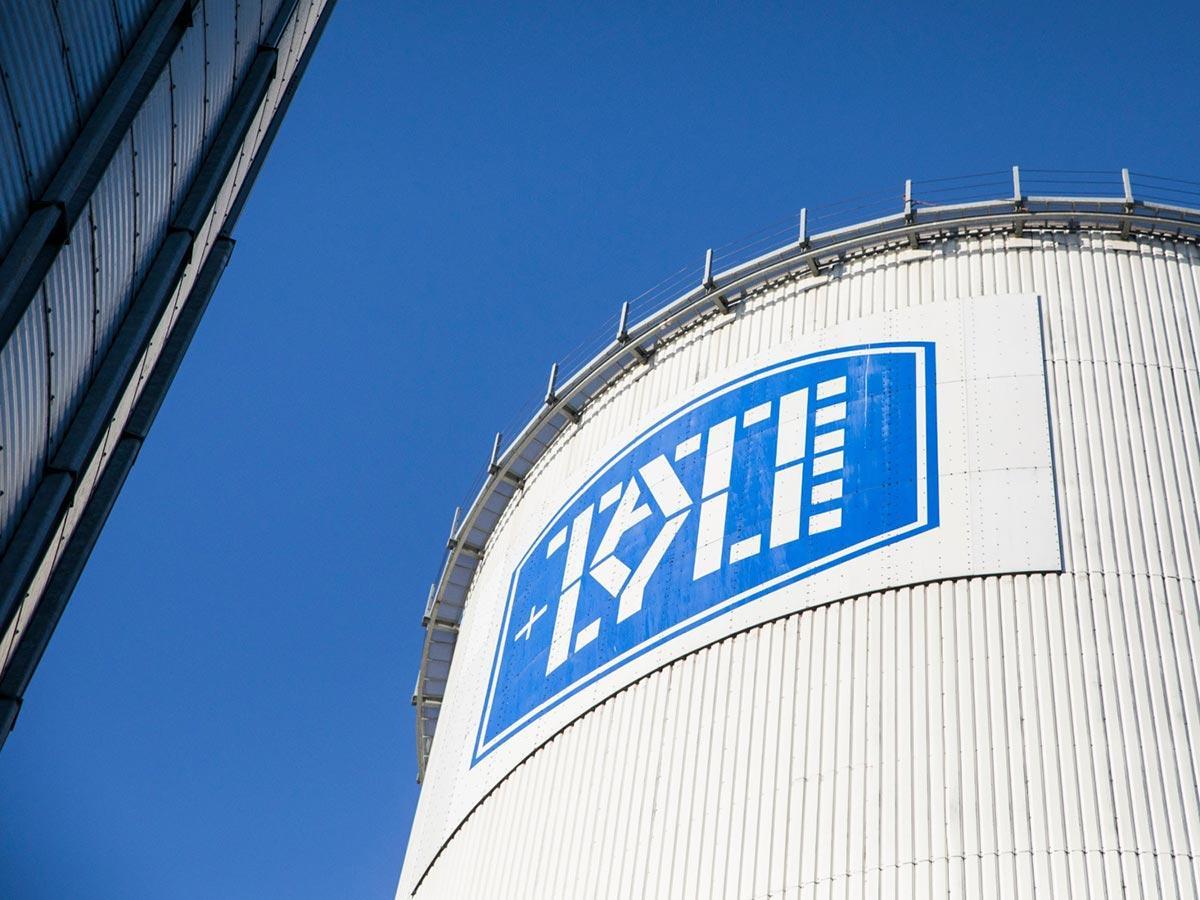 The Tate & Lyle logo on the exterior of the factory