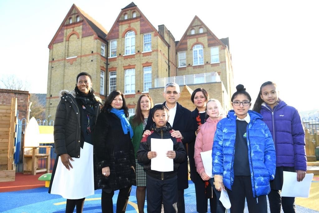 Mayor of London and Mayor of Newham at Salisbury Primary School