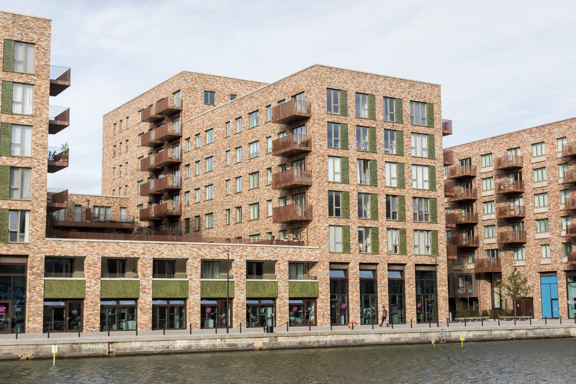 Royal Albert Wharf scene